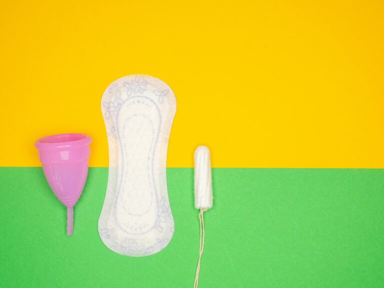 Интимна грижа по време на цикъл: какво е полезно и какво е по-добре да се избягва